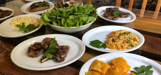 Almoço típico no Caminho das Pedras (RS)