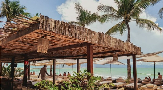 Jantar à beira-mar em Jericoacoara (CE)